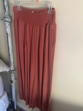 Women’s Rust wide leg pants with Smocked Waist